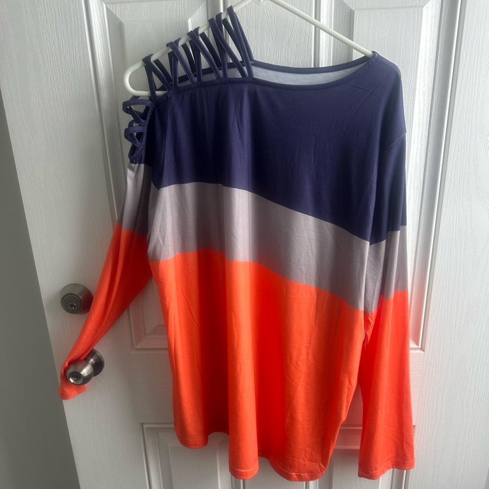 Women’s long sleeve tri-color top